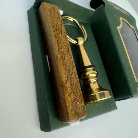 Harrod’s seal keyring Knightsbridge NWT - Picture 3 of 6